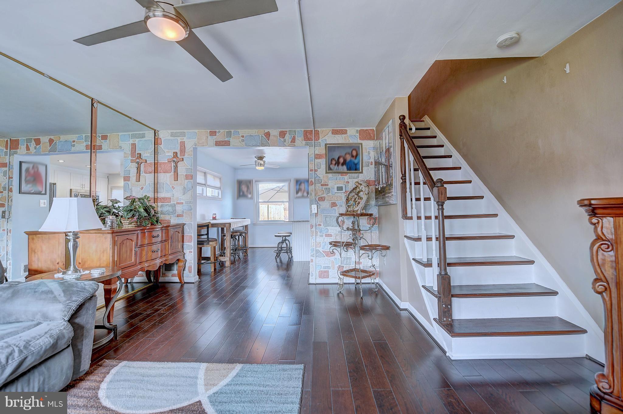 2744 Norfen Road Baltimore, MD 21227 - Photo 2 of 29 Living Room