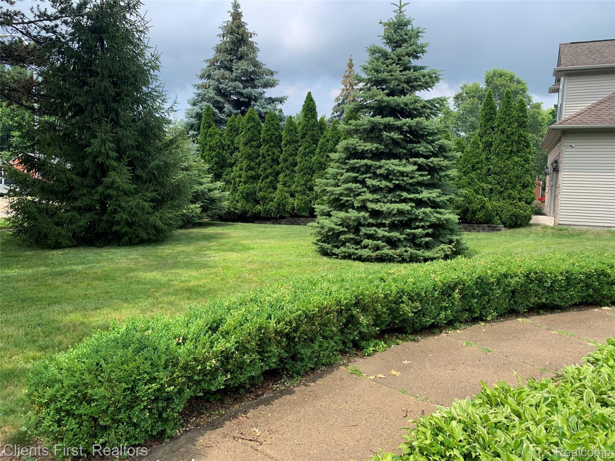 9570 Merriman Road Livonia, MI 48150 - Photo 4 of 44 D75CA85F-D5B3-4185-B809-2EF25C54F912.jpeg