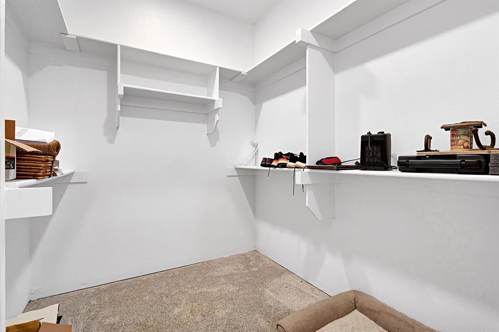 540 East Main Street Pilot Point, TX 76258 - Photo 24 of 28 Primary Bedroom Closet