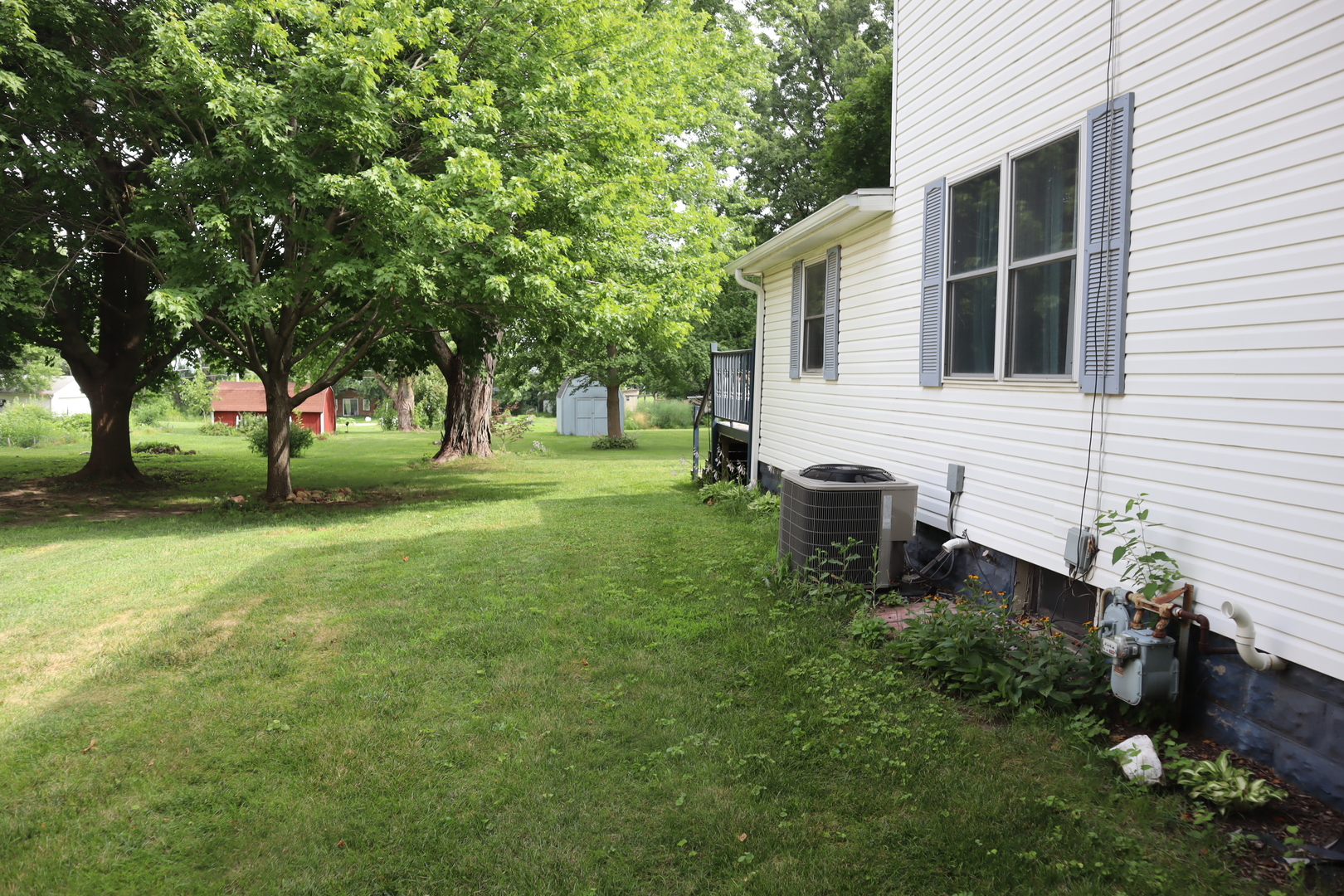 207 East North Street Walnut, IL 61376 - Photo 2 of 12