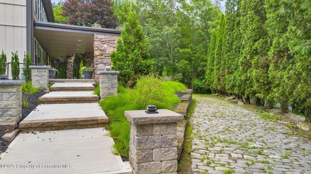 $949,000 | 2001 Cleveland Avenue, Scranton, PA 18505