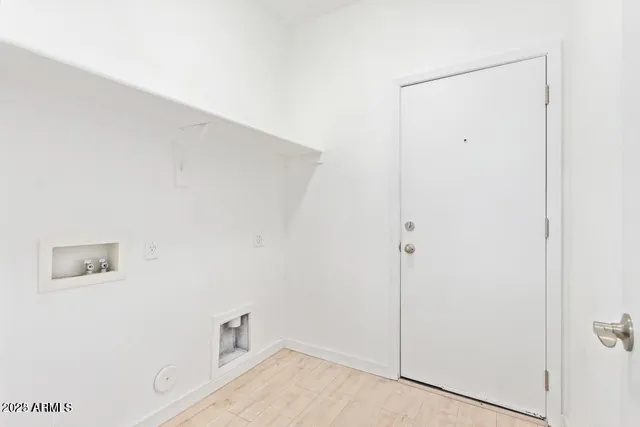 a view of utility room