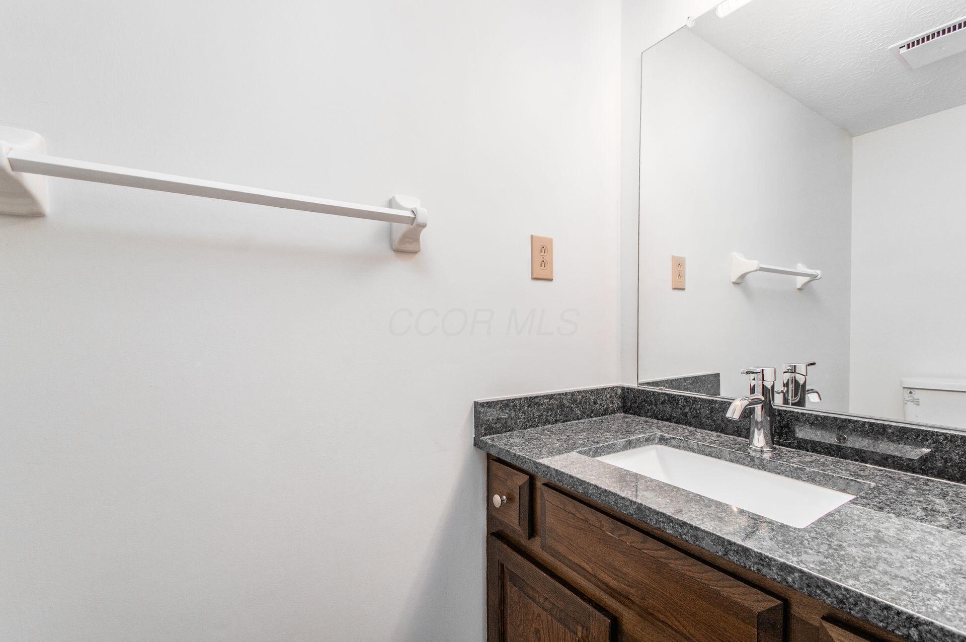 434 Edinburgh Road Dublin, OH 43017 - Photo 7 of 25