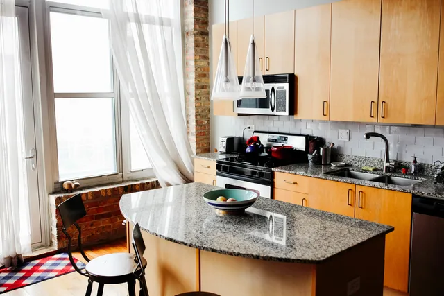 $2,850 | 2111 West Churchill Street, Unit 211, Chicago, IL 60647