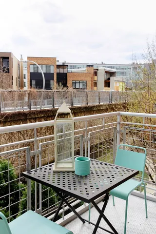 $2,850 | 2111 West Churchill Street, Unit 211, Chicago, IL 60647