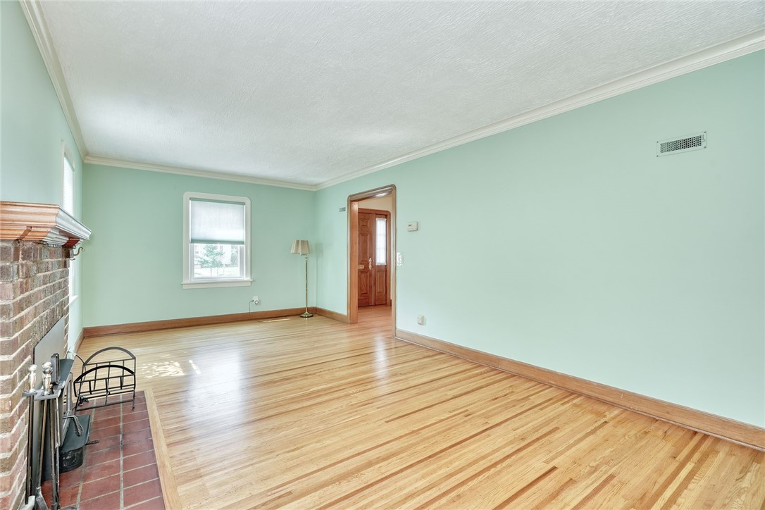 136 Hoover Road Irondequoit, NY 14617 - Photo 10 of 50