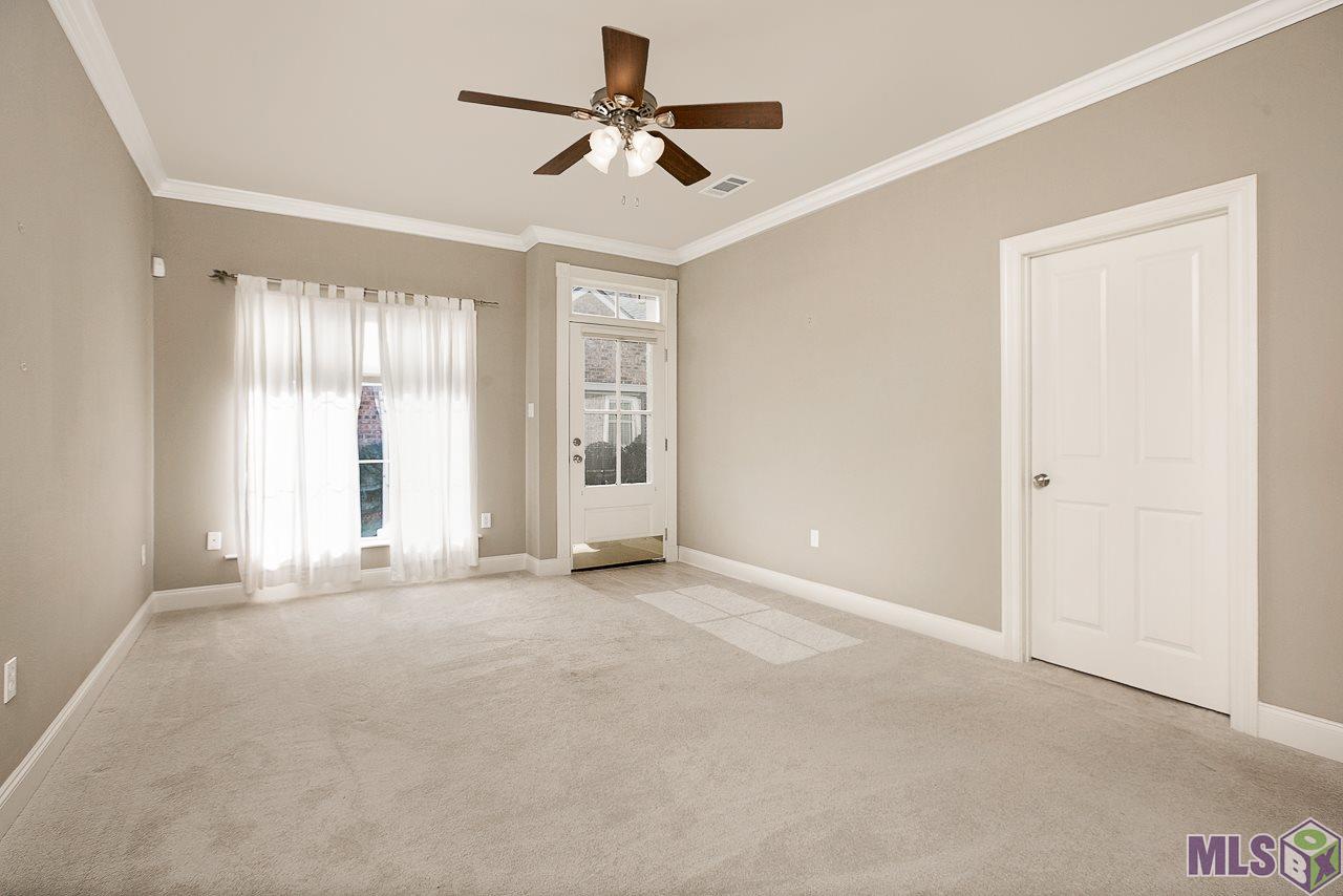 12500 Old Hammond Highway, Unit M2 Baton Rouge, LA 70816 - Photo 4 of 22 Den