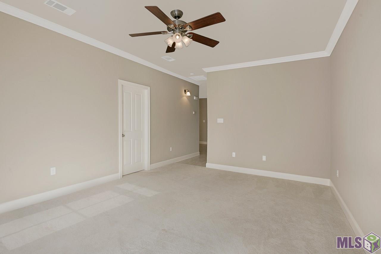 12500 Old Hammond Highway, Unit M2 Baton Rouge, LA 70816 - Photo 5 of 22 Another view of the Den