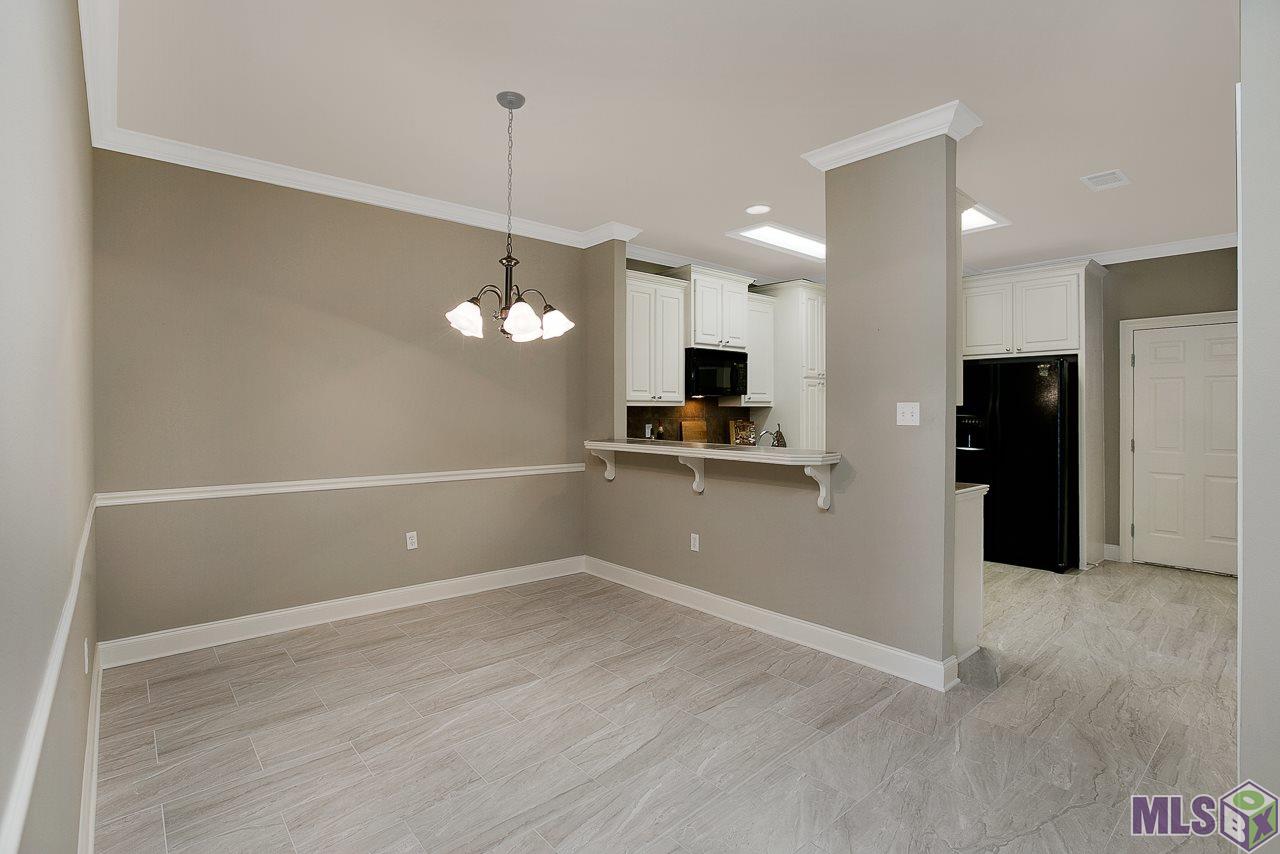 12500 Old Hammond Highway, Unit M2 Baton Rouge, LA 70816 - Photo 10 of 22 Dining Area