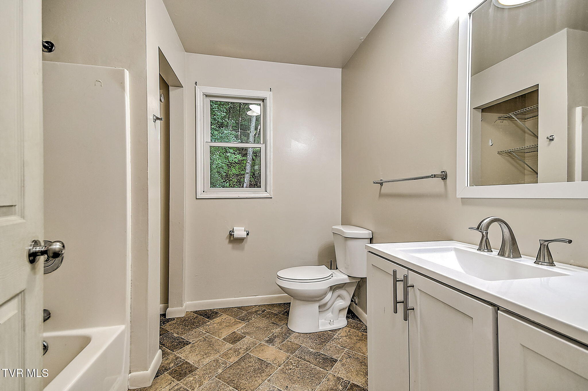 655 Wadlow Gap Road Kingsport, TN 37660 - Photo 59 of 66 17-web-or-mls-649 Wadalow Gap DP-18