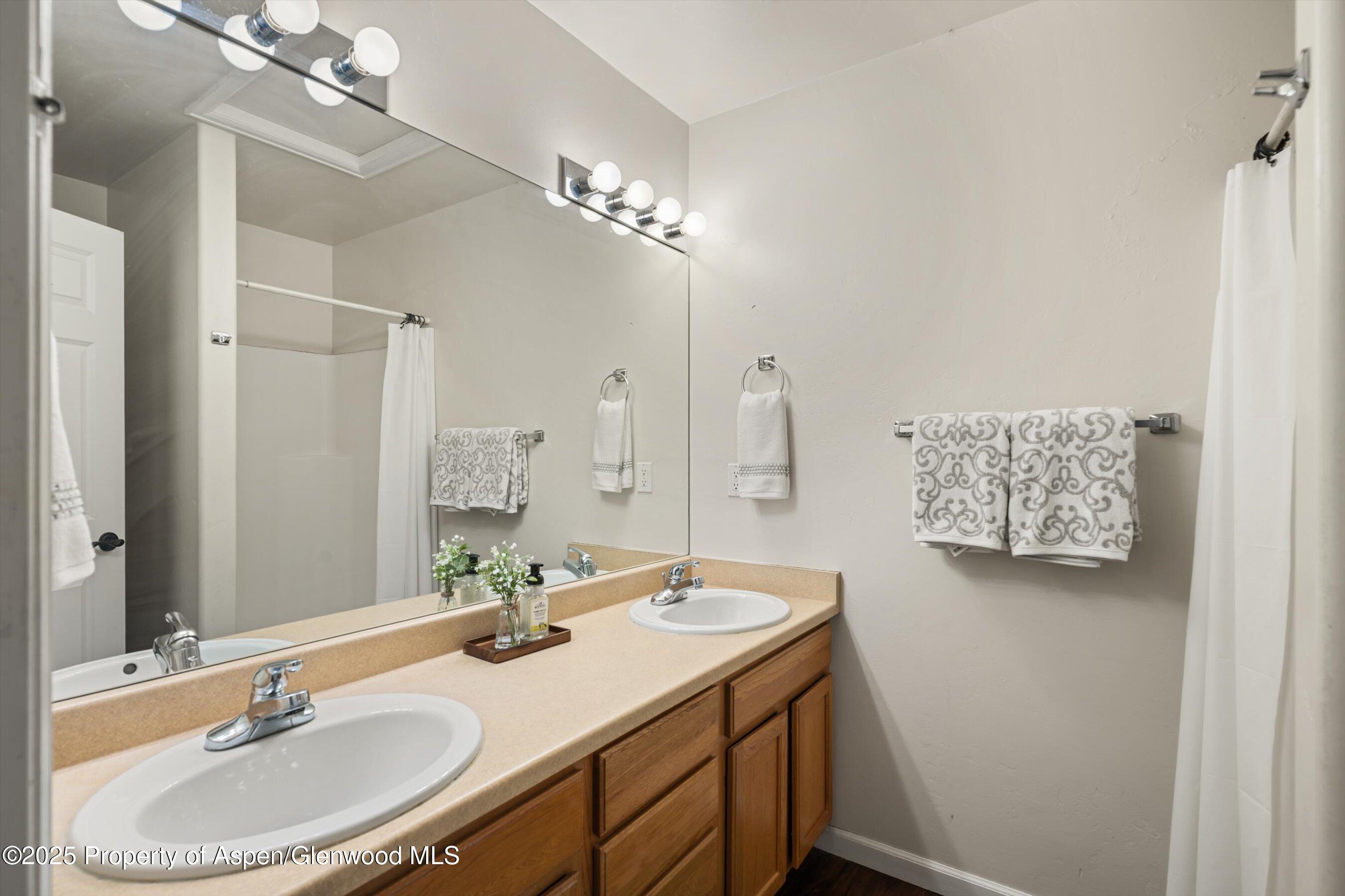 320 Castle Ridge Drive New Castle, CO 81647 - Photo 18 of 26 17-320CastleRidge_25080517
