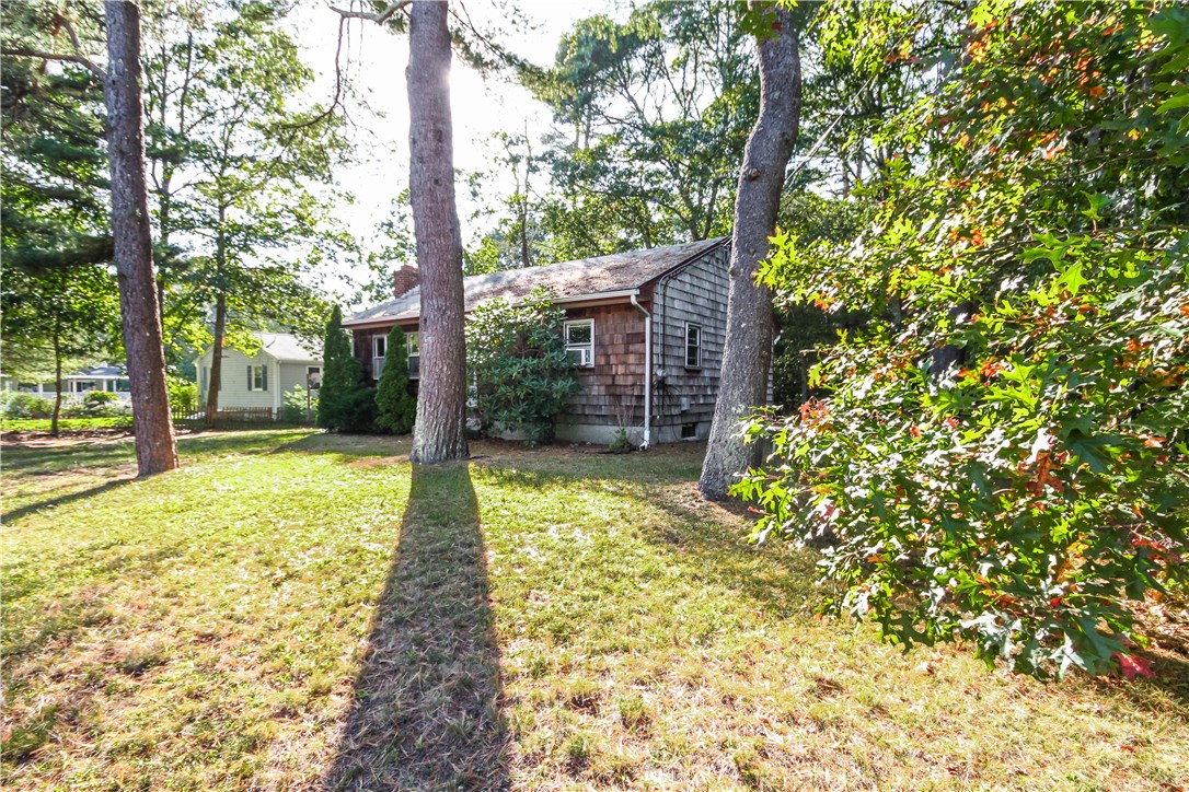 83 Mautucket Road South Kingstown, RI 02879 - Photo 3 of 16 Gallery Image 3