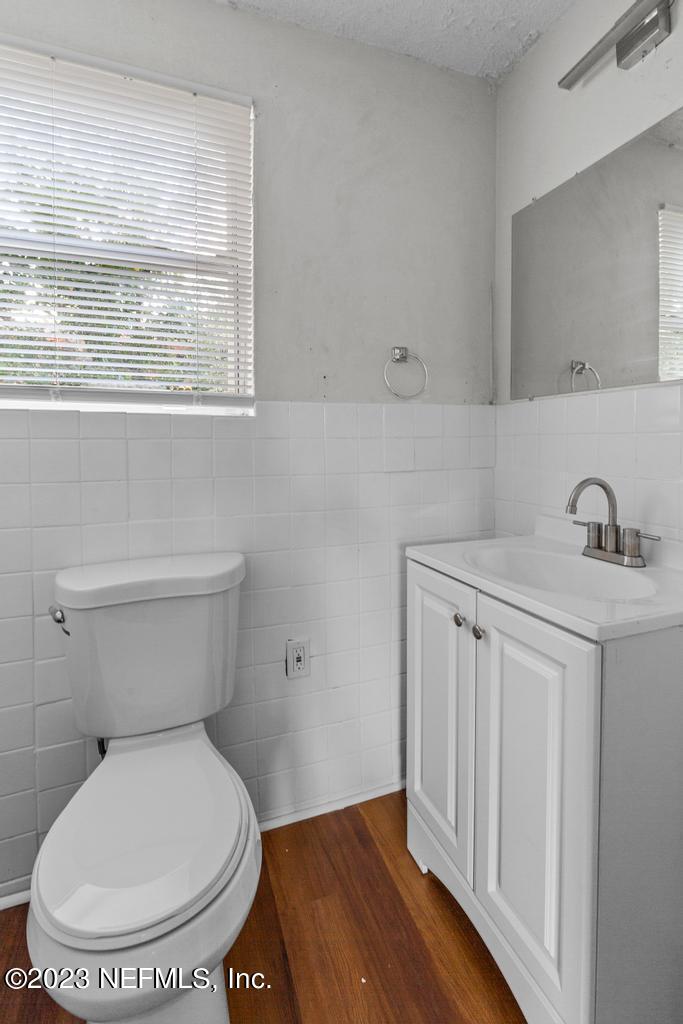 3616 Freeman Road Jacksonville, FL 32207 - Photo 20 of 41 a bathroom with a toilet and a sink