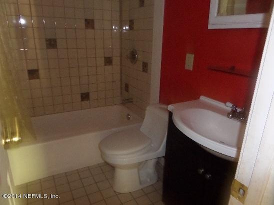 493 Otis Road Jacksonville, FL 32220 - Photo 3 of 11 bathroom