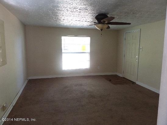 493 Otis Road Jacksonville, FL 32220 - Photo 8 of 11 living room