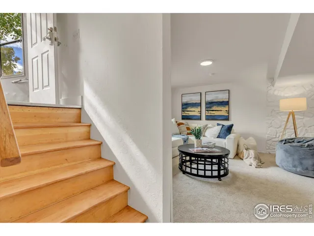 a view of entryway and hall