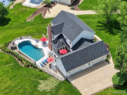 $1,099,000 | 2108 Stillwater Point Court, Clarkson Valley, MO 63005