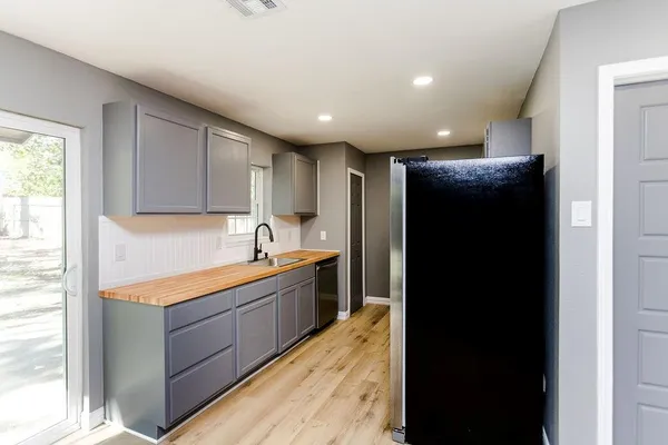 $1,975 | 225 Independence Drive, Garland, TX 75043