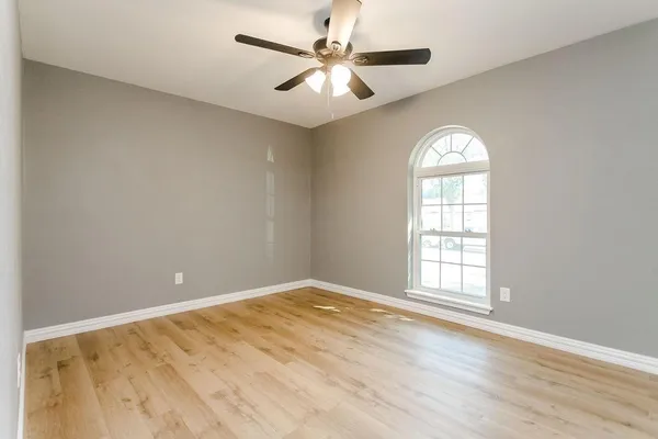 $1,975 | 225 Independence Drive, Garland, TX 75043