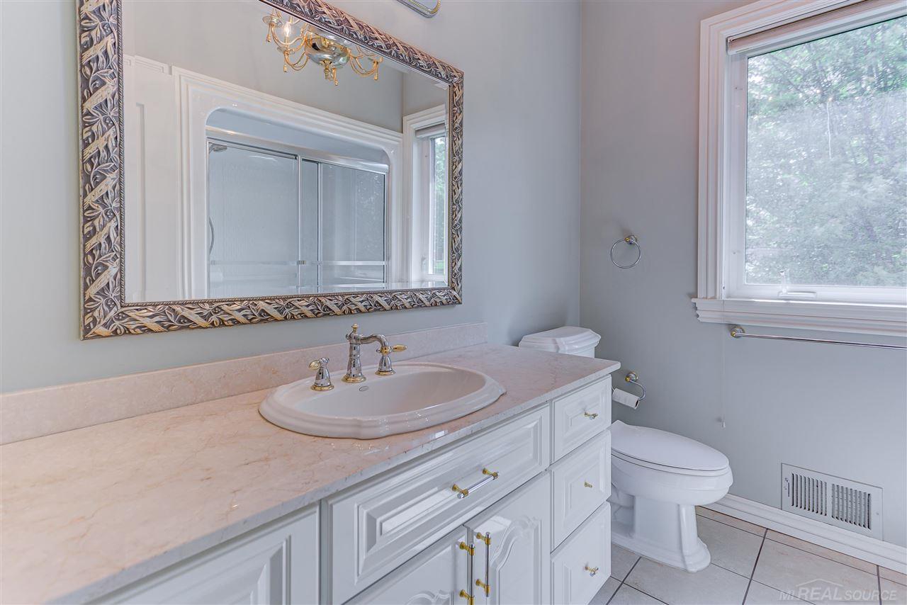 58 Kalhaven Road Rochester Hills, MI 48307 - Photo 35 of 46