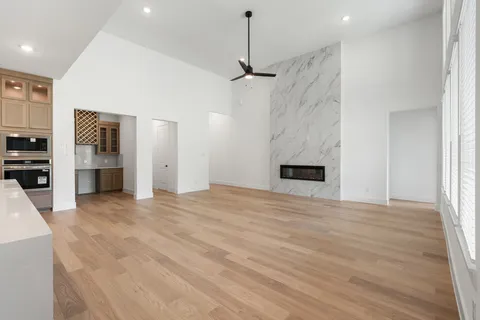 $700,000 | 2501 Barton Crk Trl Drive, Friendswood, TX 77546