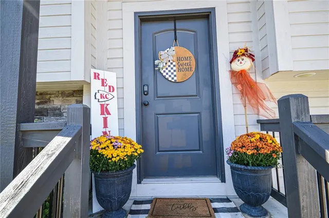 $385,000 | 1400 Southwest Cross Creek Drive, Grain Valley, MO 64029