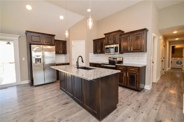 $379,900 | 1400 Southwest Cross Creek Drive, Grain Valley, MO 64029