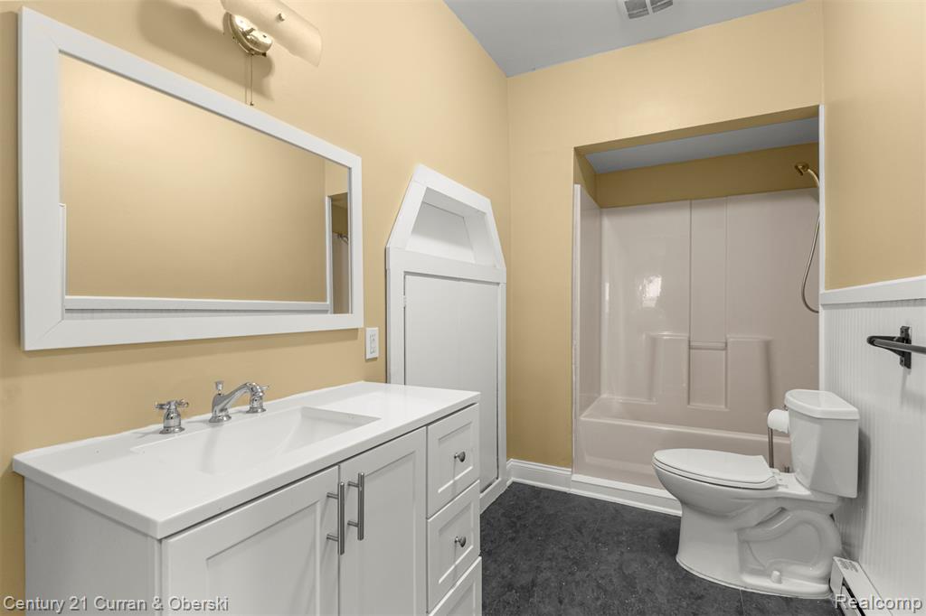11211 Dennison Road Milan, MI 48160 - Photo 15 of 41 Gallery Image 15