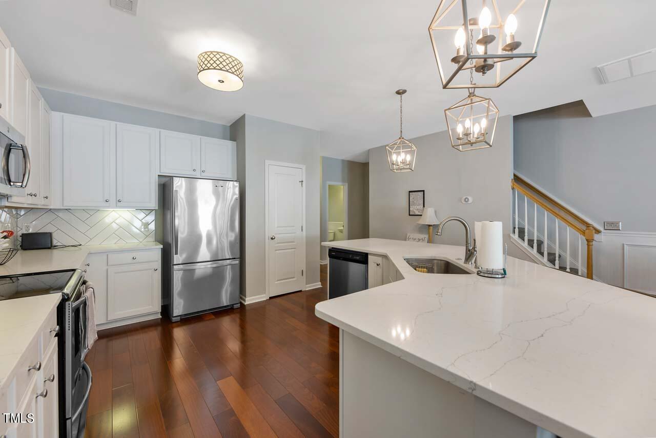 2536 Asher View Court Raleigh, NC 27606 - Photo 3 of 26 IMG_8827