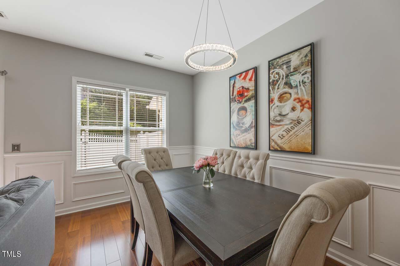 2536 Asher View Court Raleigh, NC 27606 - Photo 5 of 26 IMG_4692