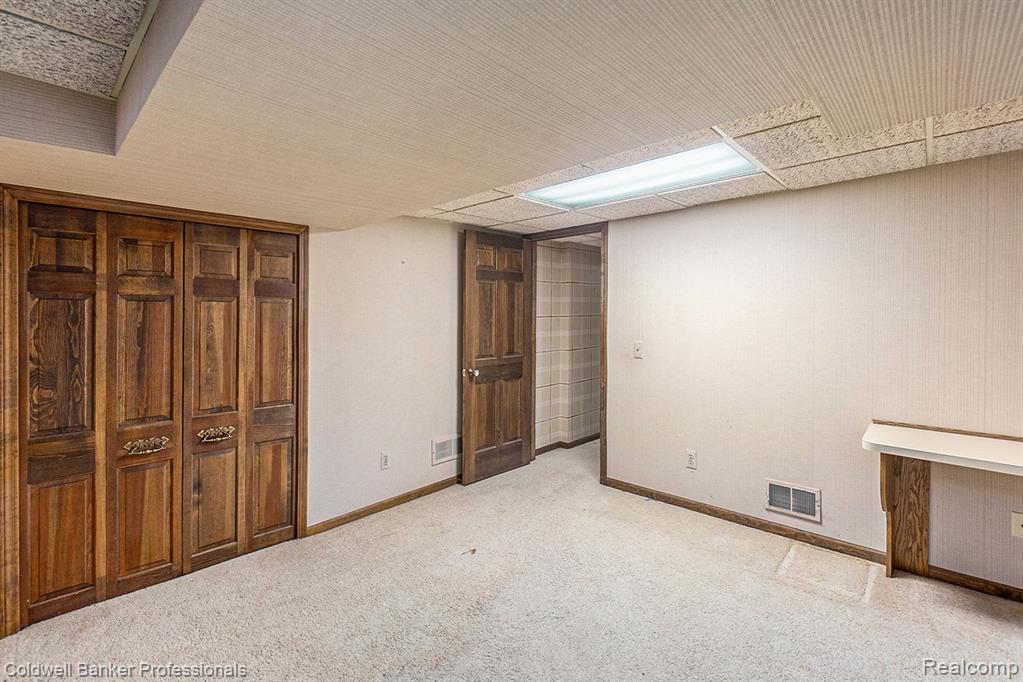 1754 Thomas Court Rochester Hills, MI 48309 - Photo 29 of 36