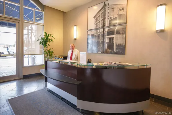$4,700 | 25 Leroy Place, Unit PH1, New Rochelle, NY 10805