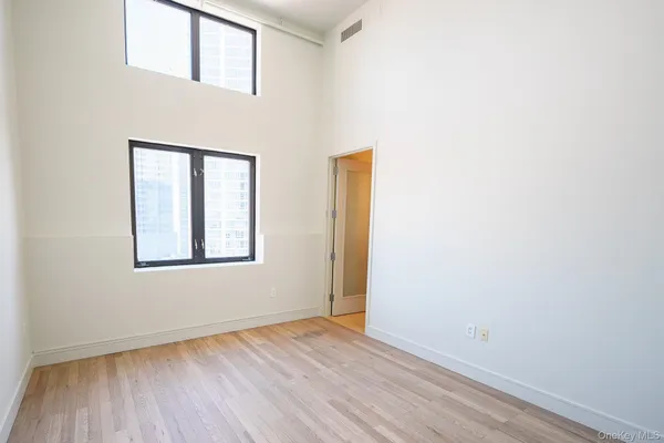$4,700 | 25 Leroy Place, Unit PH1, New Rochelle, NY 10805