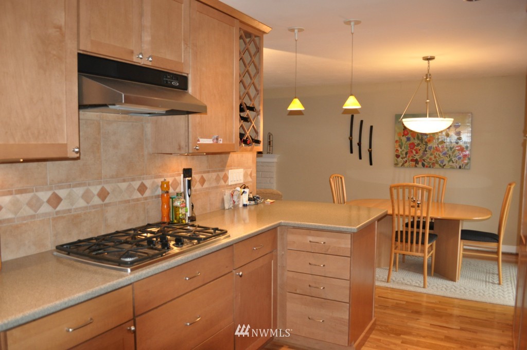 4108 Northeast 19th Street Renton, WA 98059 - Photo 3 of 15 Gallery Image 3