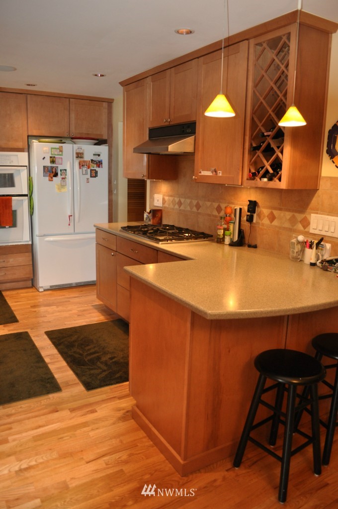 4108 Northeast 19th Street Renton, WA 98059 - Photo 4 of 15 Gallery Image 4