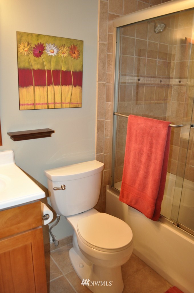 4108 Northeast 19th Street Renton, WA 98059 - Photo 9 of 15 Gallery Image 9