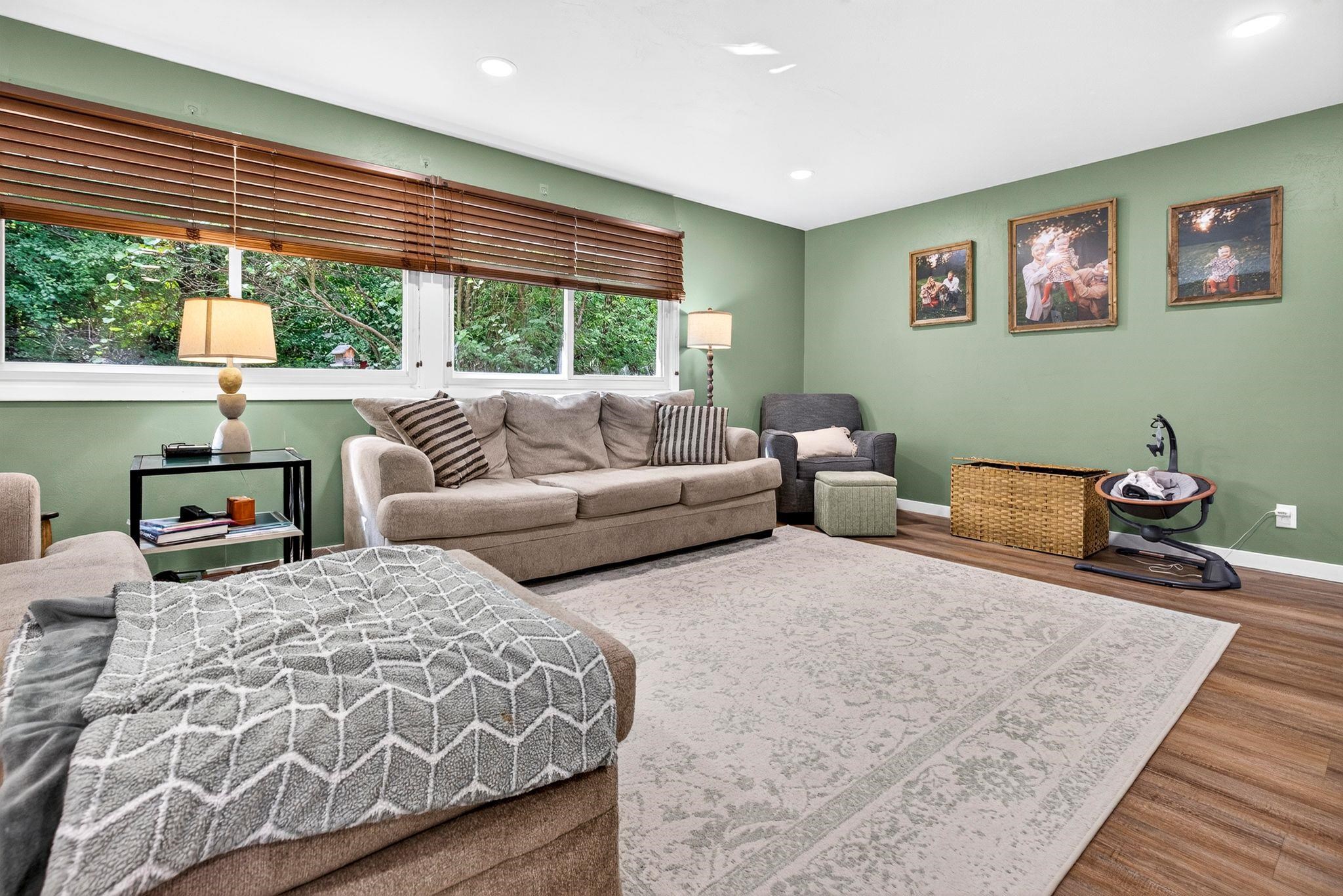 1730 West Edgewood Drive Appleton, WI 54913 - Photo 6 of 41 Gallery Image 6