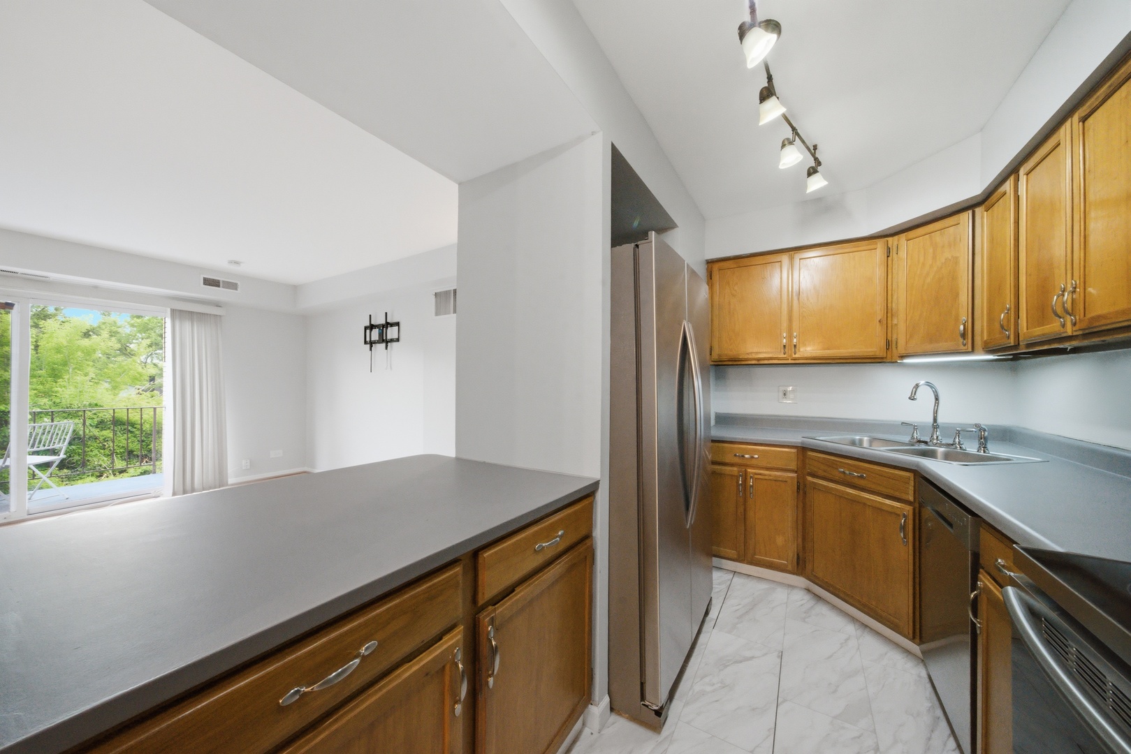 814 North River Road, Unit 3B Mount Prospect, IL 60056 - Photo 8 of 21