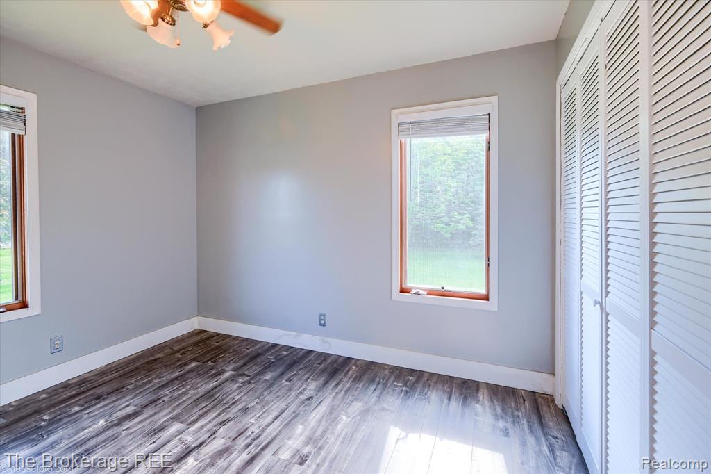 5495 East Coldwater Road Flint, MI 48506 - Photo 28 of 44