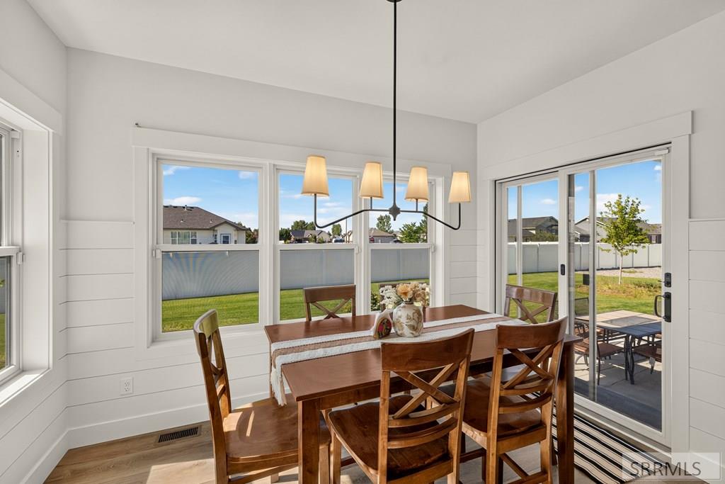 3042 Lin Road Idaho Falls, ID 83401 - Photo 21 of 68 Dining