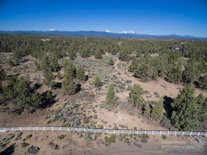 64325 Hunnell Road Bend, OR 97703 - Photo 10 of 22 Additional Photo