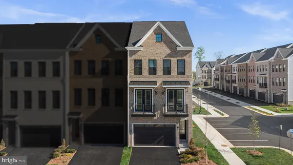 $911,990 | 42137 Picasso Square, Unit HOMESITE 4524, Ashburn, VA 20148