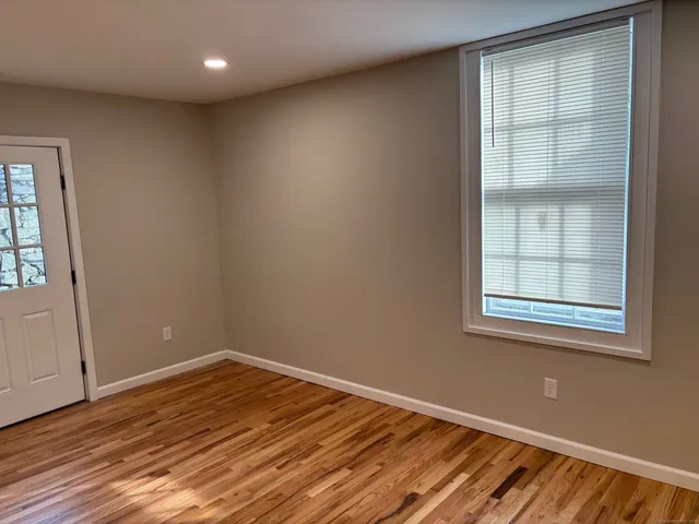 $1,550 | 23 Main Street, East Haddam, CT 06423