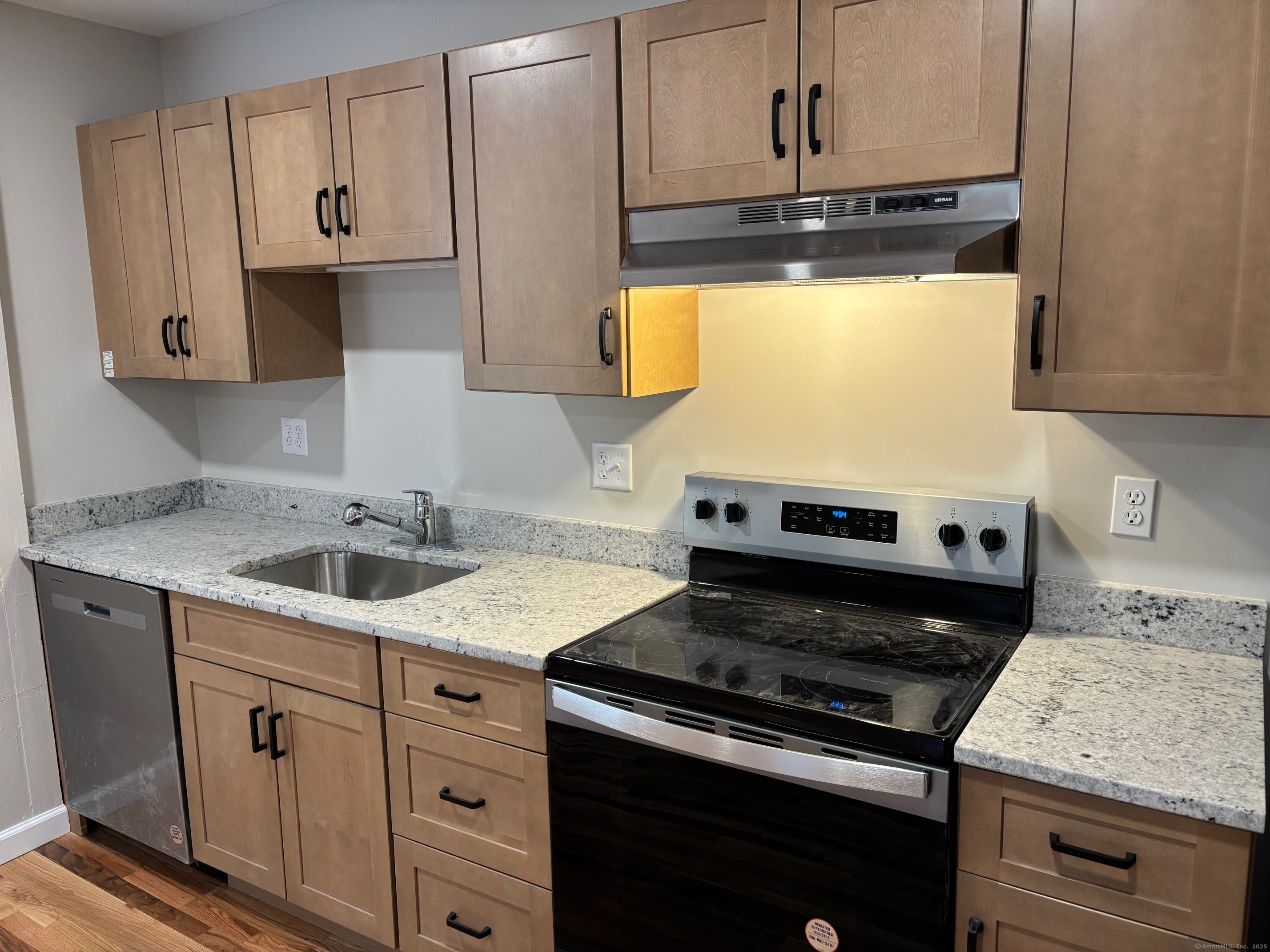 23 Main Street East Haddam, CT 06423 - Photo 3 of 18