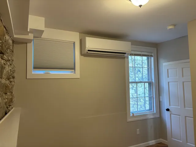 $1,550 | 23 Main Street, East Haddam, CT 06423