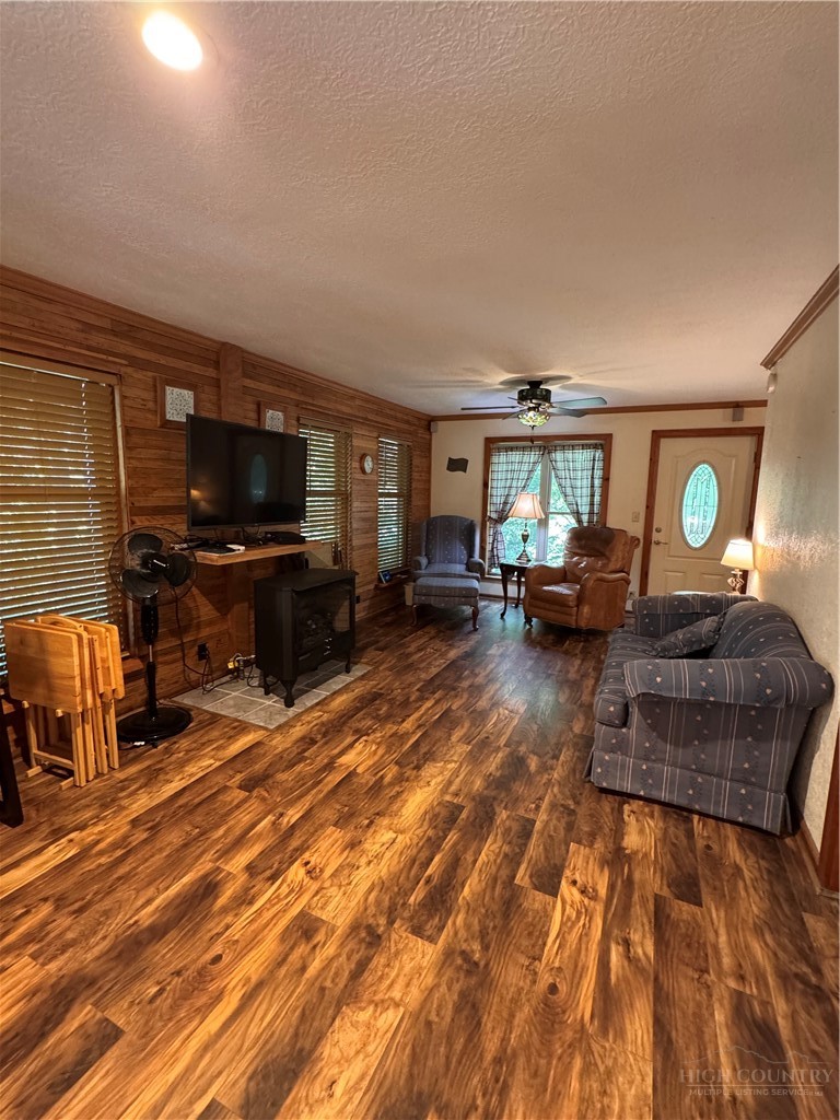 488 Hemlock Loop Newland, NC 28657 - Photo 4 of 30 Gallery Image 4