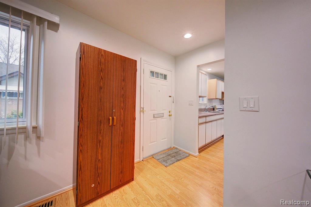 8401 18 18 Mile Road, Unit 167 Sterling Heights, MI 48313 - Photo 3 of 22