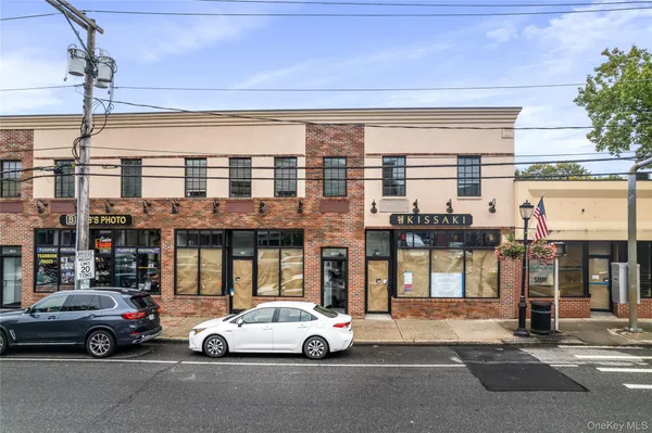 $2,500 | 409 Plandome Road, Unit H, Manhasset, NY 11030