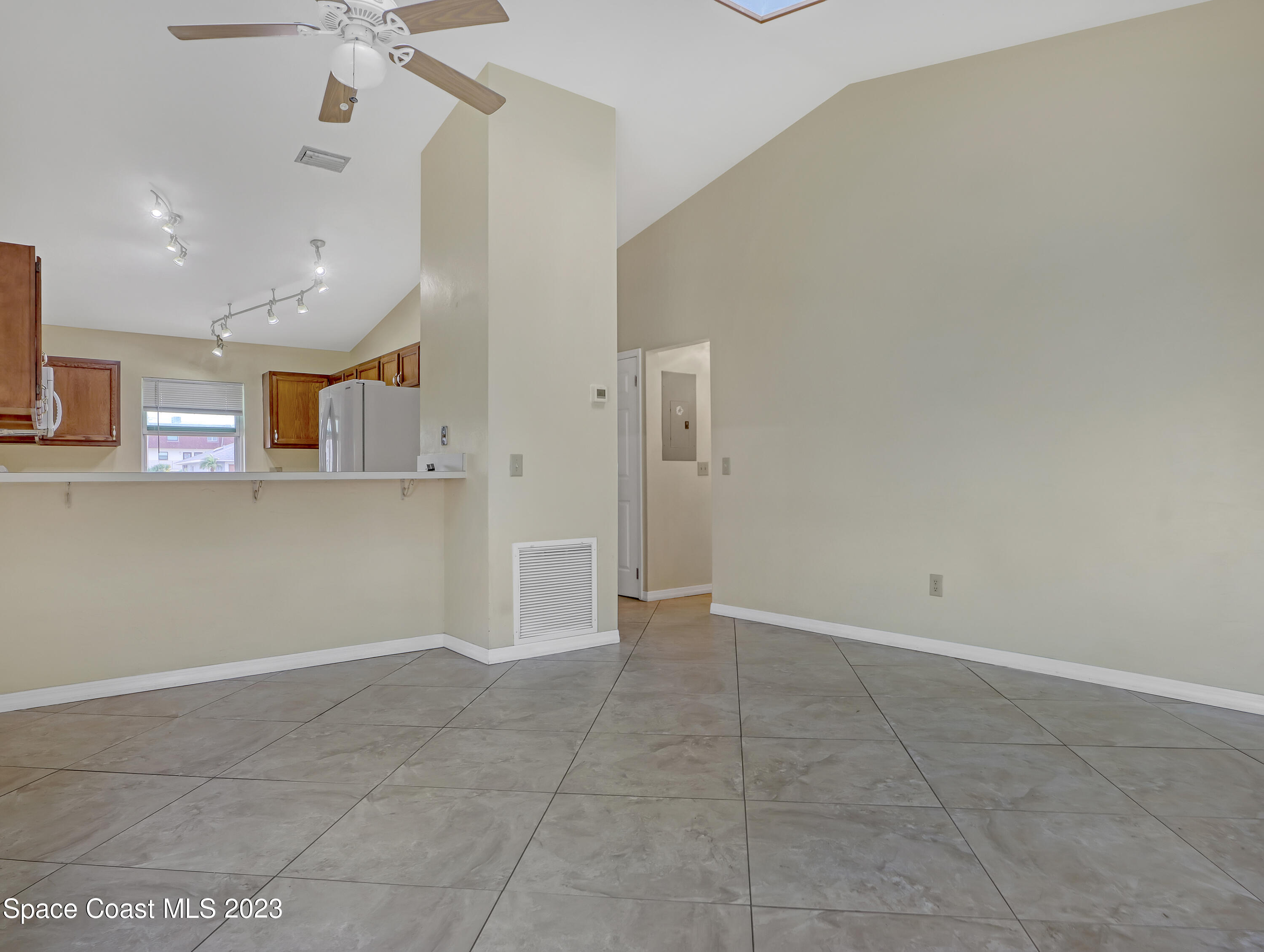 204 Ocean View Lane Indialantic, FL 32903 - Photo 10 of 30 204 Ocean View (14)