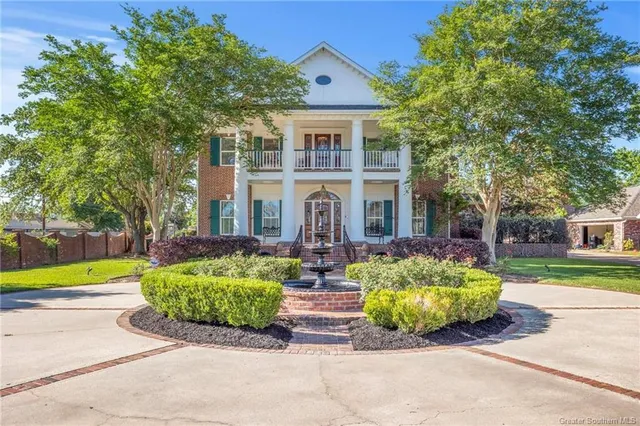 $1,050,000 | 1301 Charlestown Lane, Lake Charles, LA 70605